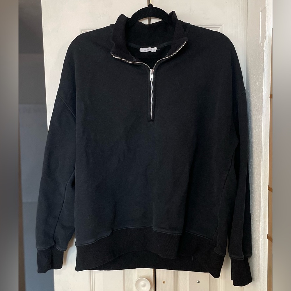 1/4 Zip black sweatshirt